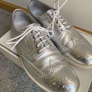 Elegant Silver Men's Oxford Shoes